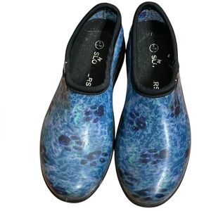 Blue Patterned Slip-On Garden Clogs
